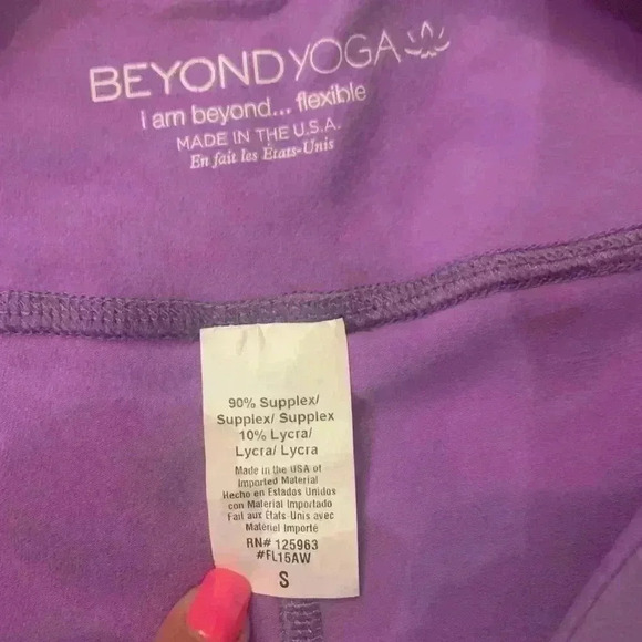NWOT Beyond Yoga Capri leggings small - Picture 6 of 7